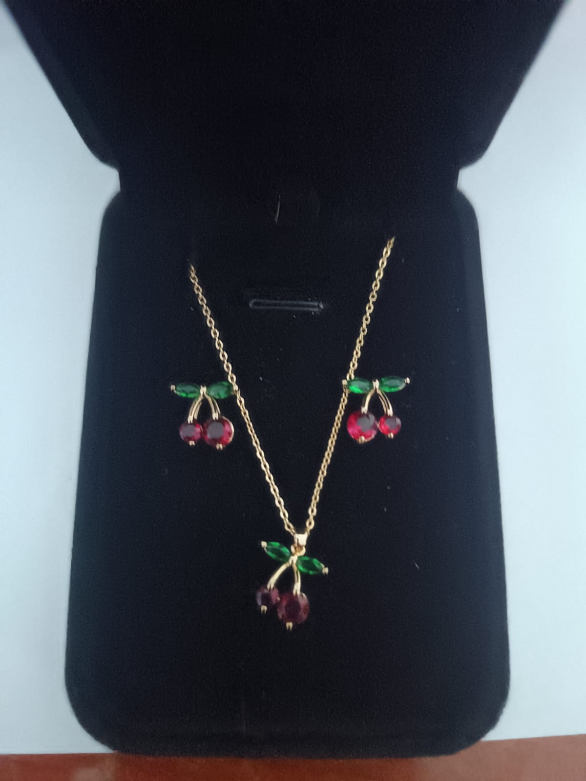 DUO COLLAR + ARETE CEREZA