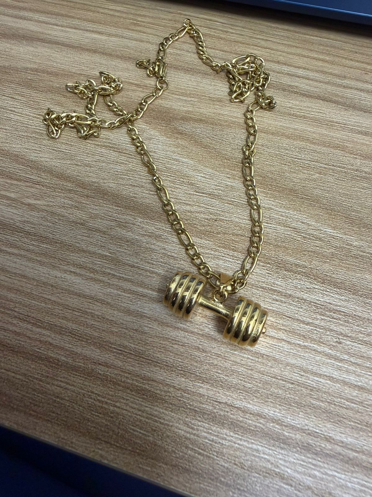 Collar Mancuerna – Fuerza, disciplina y estilo